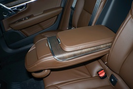 2021款沃尔沃S90混合动力