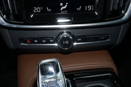 2021款沃尔沃S90混合动力