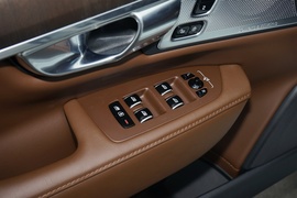 2021款沃尔沃S90混合动力