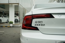 2021款沃尔沃S90混合动力