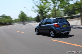 2009款长安铃木天语SX4手动档试驾