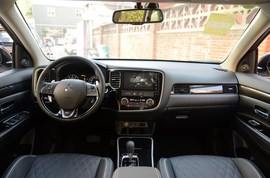 2020款三菱欧蓝德