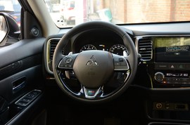 2020款三菱欧蓝德