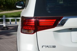 2020款三菱欧蓝德