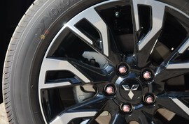 2020款三菱欧蓝德