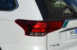 2020款三菱欧蓝德