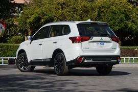 2020款三菱欧蓝德