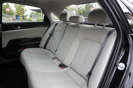 2020款起亚K5凯酷