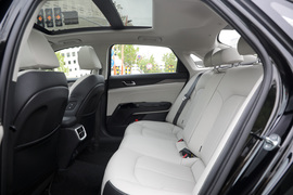 2020款起亚K5凯酷