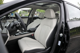 2020款起亚K5凯酷