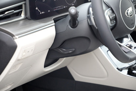 2020款起亚K5凯酷