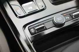 2020款起亚K5凯酷