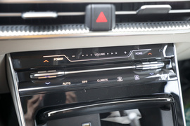 2020款起亚K5凯酷