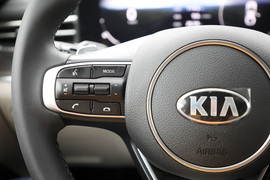 2020款起亚K5凯酷