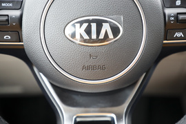 2020款起亚K5凯酷