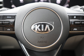 2020款起亚K5凯酷