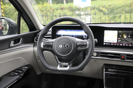 2020款起亚K5凯酷