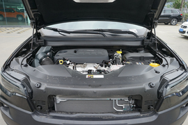   2020款 Jeep自由光 2.0T 四驱高性能旗舰版
