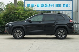   2020款 Jeep自由光 2.0T 四驱高性能旗舰版