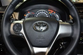 2014款丰田凯美瑞骏瑞