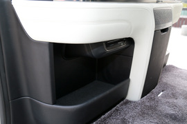 2020款雷克萨斯LM