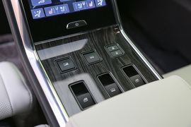 2020款雷克萨斯LM