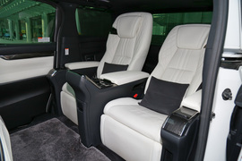 2020款雷克萨斯LM