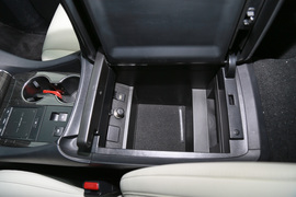 2020款雷克萨斯LM