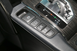 2020款雷克萨斯LM