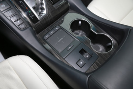 2020款雷克萨斯LM