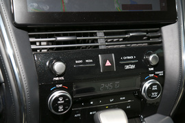 2020款雷克萨斯LM