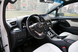 2020款雷克萨斯LM