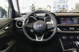 2021款阿尔法罗密欧Stelvio