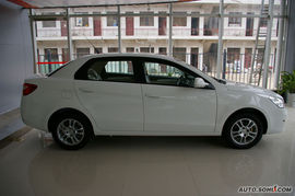 2009款东风风神S30抢先试驾