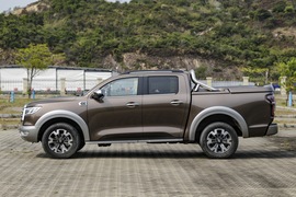 2021款长城炮乘用皮卡全球版柴油8AT四驱尊享型