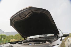 2021款长城炮乘用皮卡全球版柴油8AT四驱尊享型