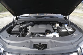 2021款长城炮乘用皮卡全球版柴油8AT四驱尊享型