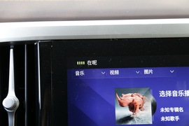 2021款长城炮乘用皮卡全球版柴油8AT四驱尊享型