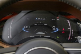 2021款长城炮乘用皮卡全球版柴油8AT四驱尊享型