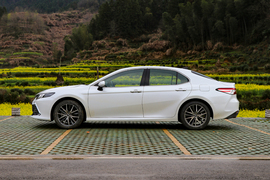 2021款广汽丰田凯美瑞