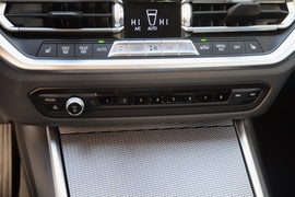 2021款宝马325Li