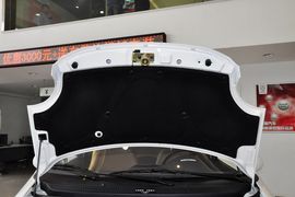 2012款宝骏乐驰1.0L手动优越型