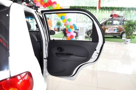 2012款宝骏乐驰1.0L手动优越型