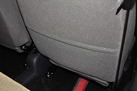 2012款宝骏乐驰1.0L手动优越型