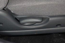 2012款宝骏乐驰1.0L手动优越型