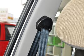 2012款宝骏乐驰1.0L手动优越型