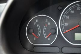 2012款宝骏乐驰1.0L手动优越型