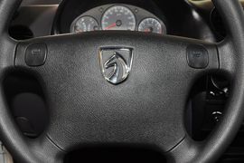 2012款宝骏乐驰1.0L手动优越型