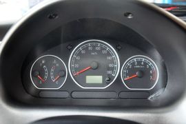 2012款宝骏乐驰1.0L手动优越型