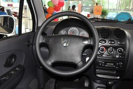 2012款宝骏乐驰1.0L手动优越型